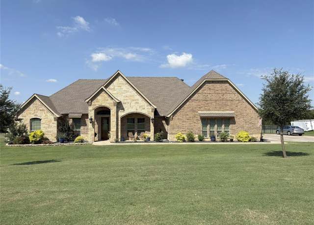 Property at 105 N Hadley Rd, Godley, TX 76044, 4 beds, 2.5 baths