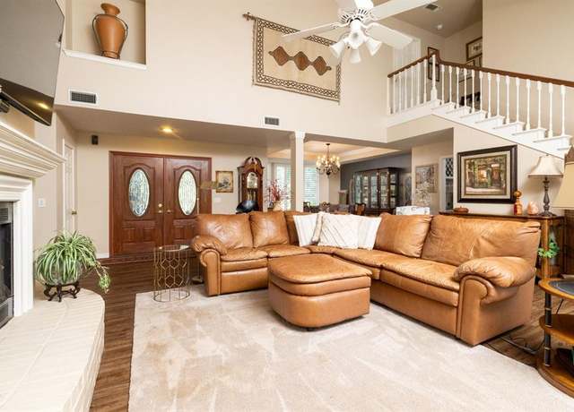 Property at 201 Hastings Dr, Runaway Bay, TX 76426, 3 beds, 2.5 baths