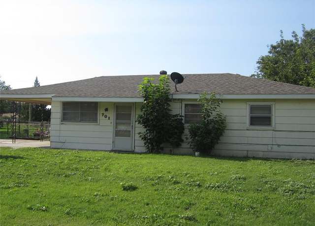 Property at 701 NE 2nd, Knox City, TX 79529, 3 beds, 1 bath
