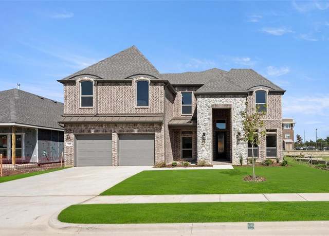 Property at 305 Tradd St, Glenn Heights, TX 75154, 5 beds, 4 baths