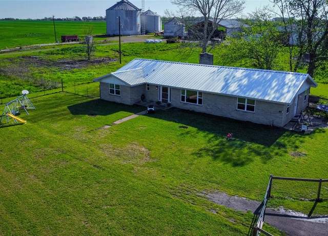 Property at 1390 Farm Road 1159, Clarksville, TX 75426, 4 beds, 3 baths