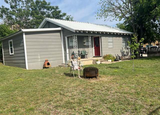Property at 108 E Neely Ave, Comanche, TX 76442, 3 beds, 1 bath