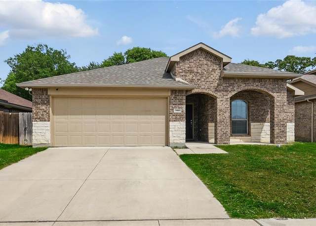 Property at 2900 Pacifico Way, Fort Worth, TX 76111, 4 beds, 2 baths