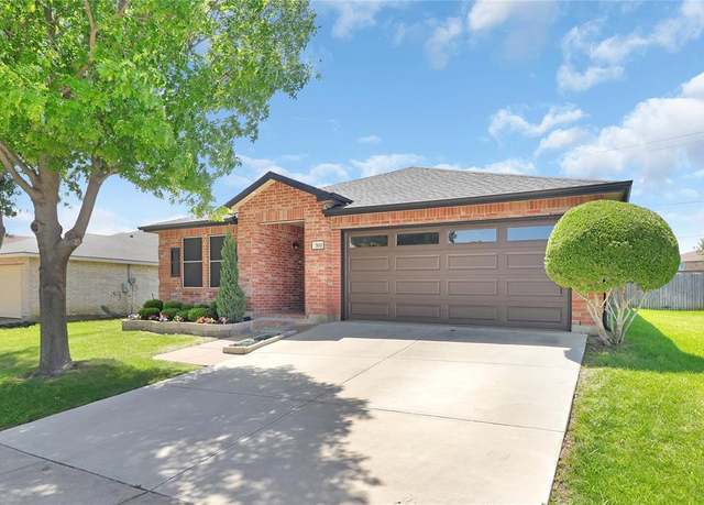 Property at 700 Harris Ridge Dr, Arlington, TX 76002, 4 beds, 2 baths