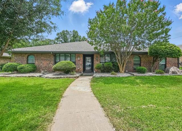 Property at 1020 Auburn Dr, Arlington, TX 76012, 4 beds, 3.5 baths