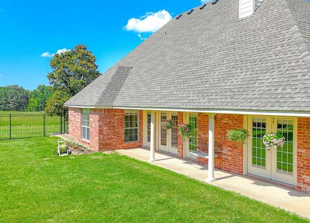 Property at 251 Fcr 1171, Fairfield, TX 75840, 4 beds, 3 baths