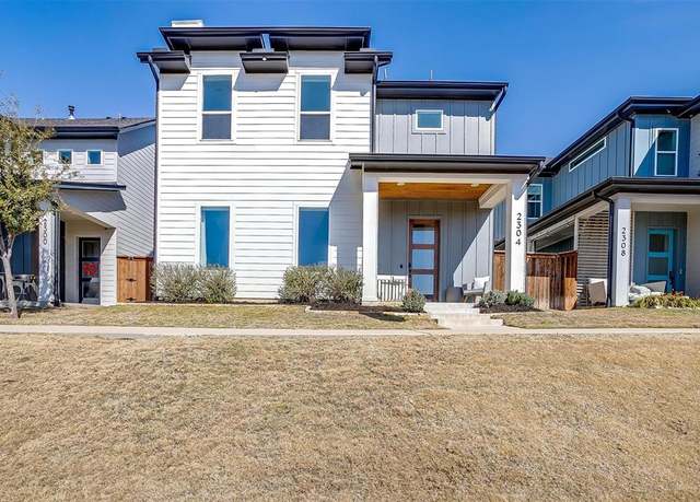 Property at 2304 Scenic Bluff Dr, Fort Worth, TX 76111, 3 beds, 2.5 baths