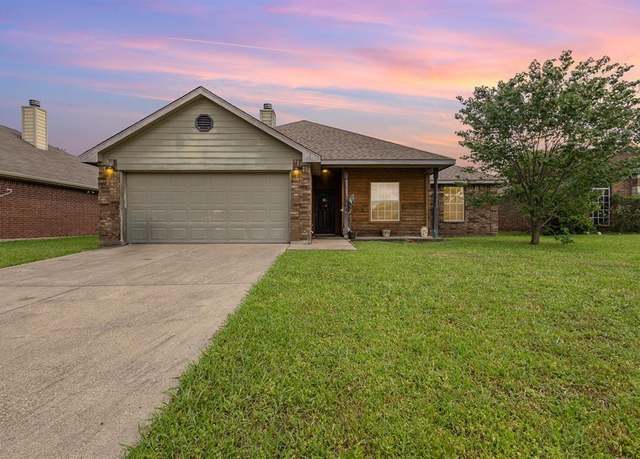 Property at 718 Stacie Ln, Seagoville, TX 75159, 3 beds, 2 baths