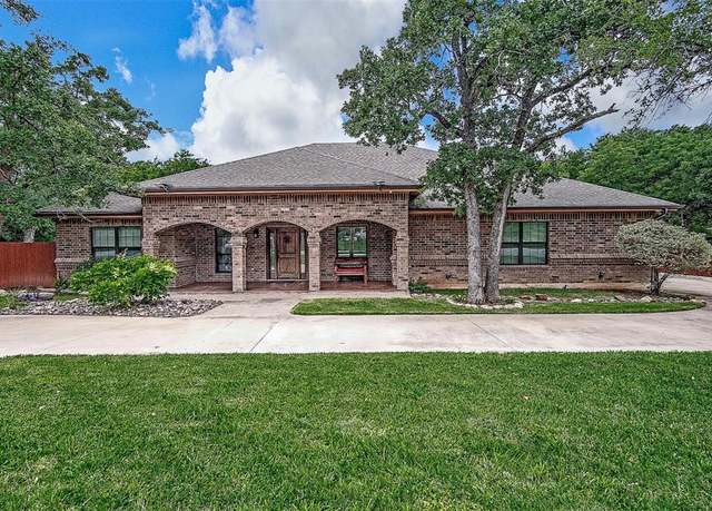 Property at 3307 Shawnee Trl, Lake Worth, TX 76135, 4 beds, 3.5 baths