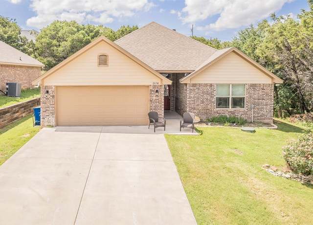 Property at 2614 Creek Dr, Granbury, TX 76048, 3 beds, 2 baths