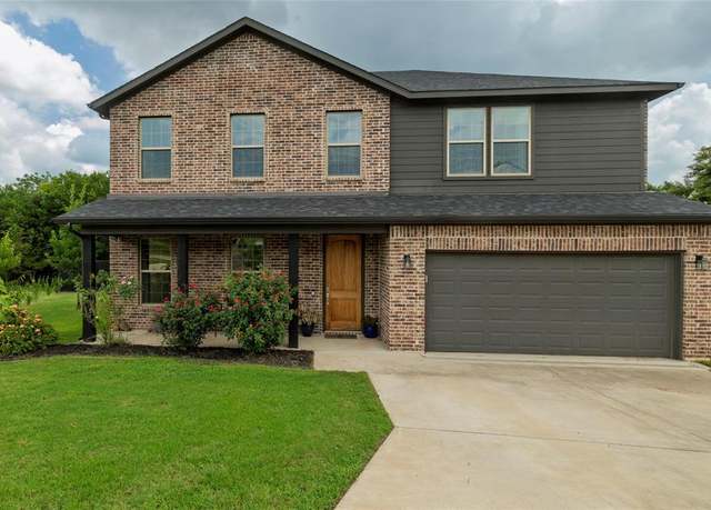 Property at 1831 Fairway Dr, Sherman, TX 75090, 4 beds, 2.5 baths