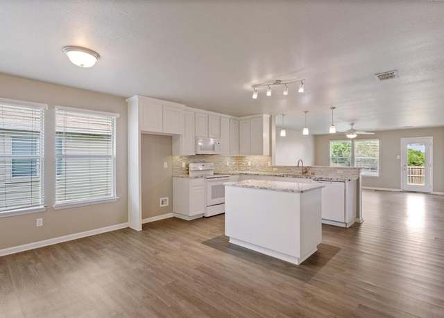 Property at 1005 Live Oak Dr, Anna, TX 75409, 3 beds, 2 baths