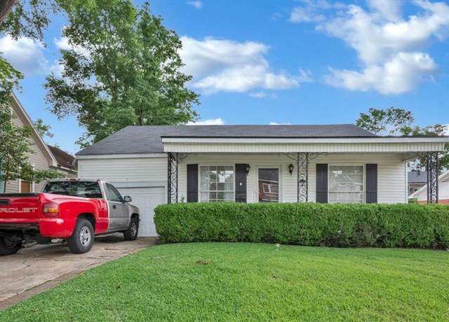 Property at 744 Ratcliff St, Shreveport, LA 71104, 3 beds, 3 baths