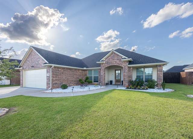 Property at 120 Palmer South Ct, Palmer, TX 75152, 3 beds, 2 baths