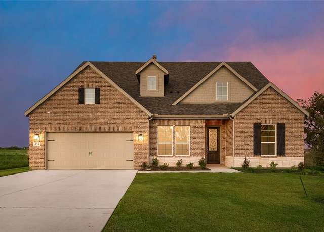 Property at 424 Guadalupe Ln, Springtown, TX 76082, 5 beds, 4 baths