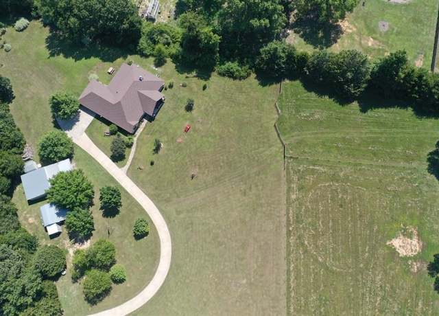Property at 14050 Twin Ranch Rd Rd, Tyler, TX 75704, 3 beds, 2 baths