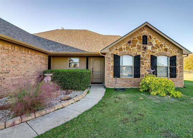Property at 169 Amanda Ln, Reno, TX 76082, 4 beds, 2 baths