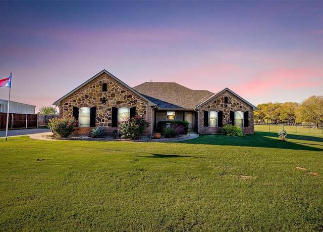 Property at 169 Amanda Ln, Reno, TX 76082, 4 beds, 2 baths