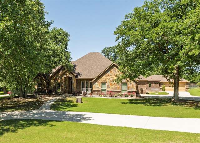 Property at 196 Ellis Creek Dr, Weatherford, TX 76085, 4 beds, 2 baths