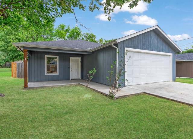 Property at 202 W Elm St, Whitewright, TX 75491, 3 beds, 2 baths