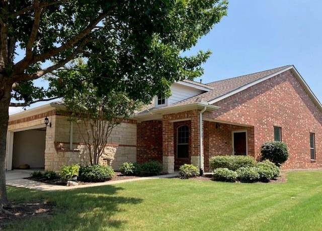 Property at 559 Rockledge Ct, Frisco, TX 75036, 2 beds, 2 baths