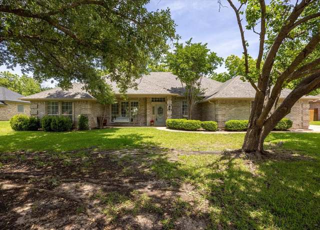 Property at 5710 Nutcracker Dr, Granbury, TX 76049, 3 beds, 2 baths
