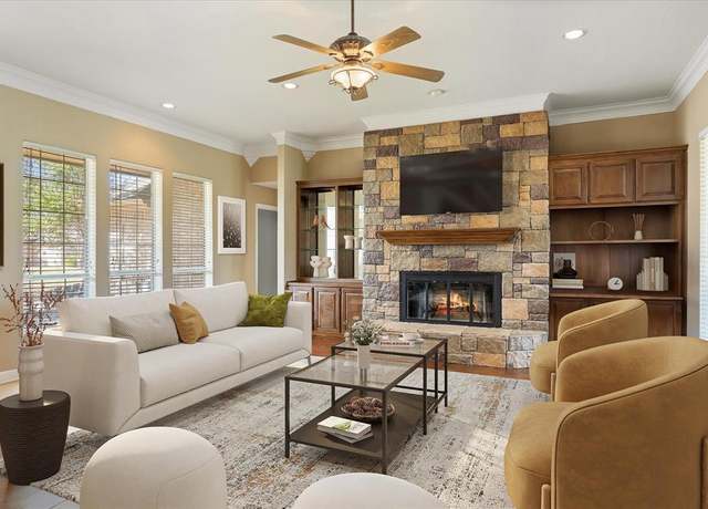Property at 5710 Nutcracker Dr, Granbury, TX 76049, 3 beds, 2 baths
