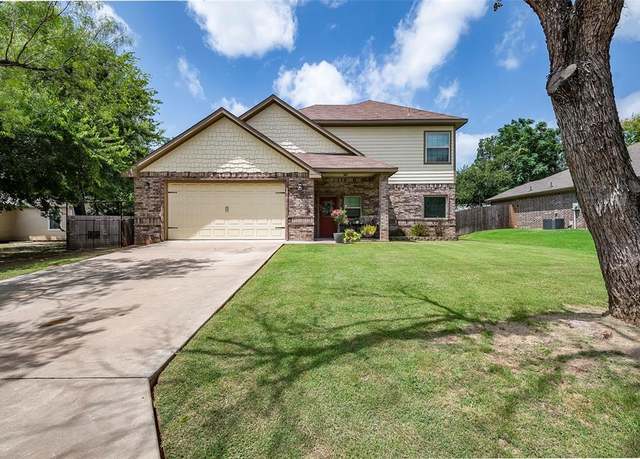 Property at 4306 Lucero Dr, Granbury, TX 76048, 3 beds, 2.5 baths