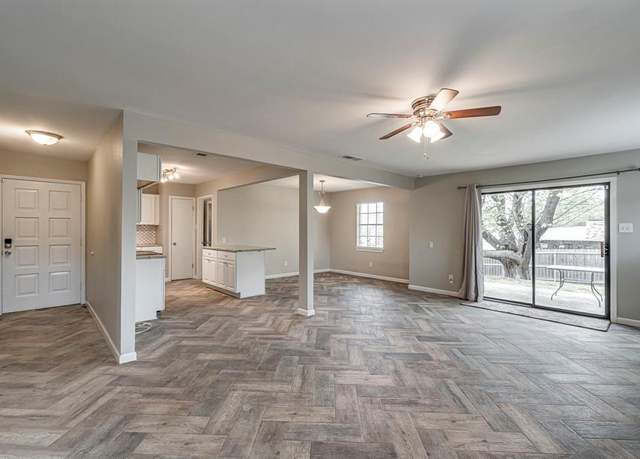 Property at 1401 Yucca St, Midlothian, TX 76065, 4 beds, 3 baths