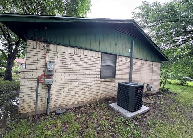 Property at 733 Plymouth Dr, Everman, TX 76140, 5 beds, 2 baths