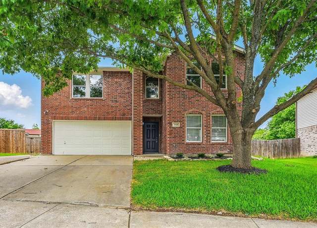 Property at 1126 Mazourka Dr, Arlington, TX 76001, 4 beds, 3 baths