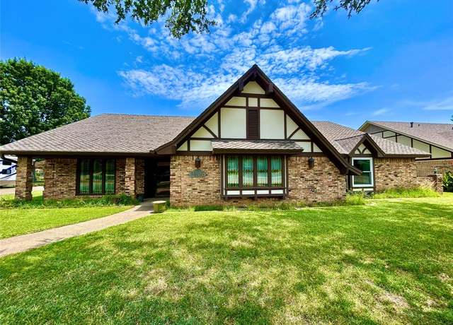 Property at 1406 Clover Hill Rd, Mansfield, TX 76063, 4 beds, 3.5 baths
