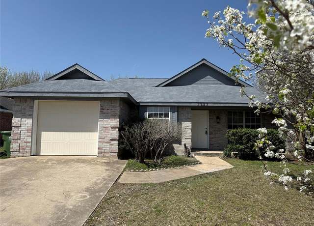 Property at 1227 Brittany Way, Seagoville, TX 75159, 3 beds, 2 baths