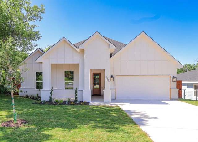 Property at 2836 Avenue L, Fort Worth, TX 76105, 4 beds, 2.5 baths