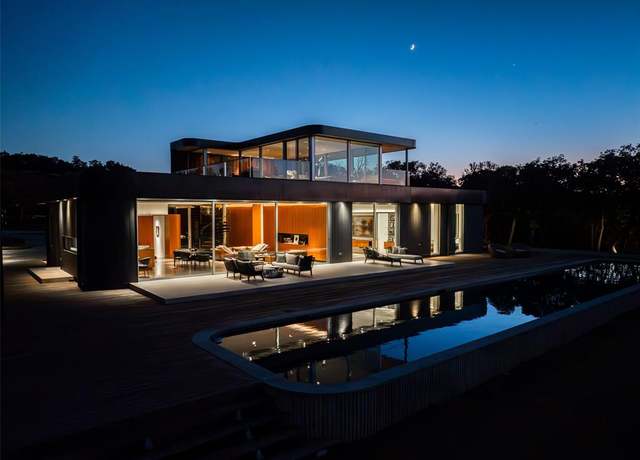 Property at 2900 W Kimball Ave, Grapevine, TX 76051, 3 beds, 4 baths