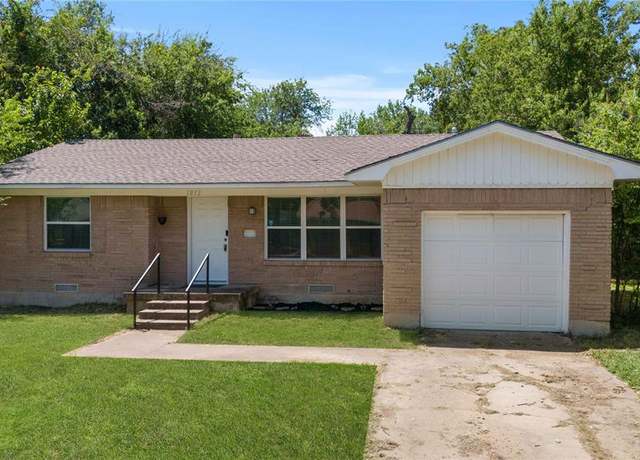 Property at 1813 Crescent St, Denton, TX 76201, 3 beds, 1 bath