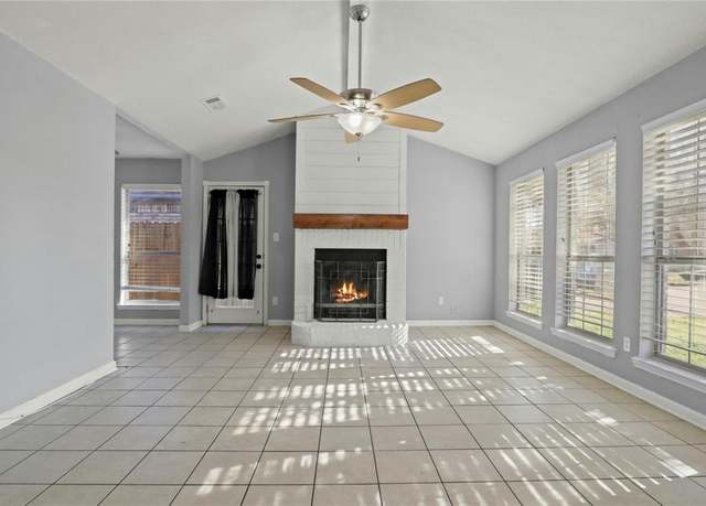 Property at 1112 Union Dr, Saginaw, TX 76131, 3 beds, 2 baths