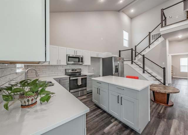 Property at 1908 Amanda Ave, Fort Worth, TX 76105, 4 beds, 4.5 baths