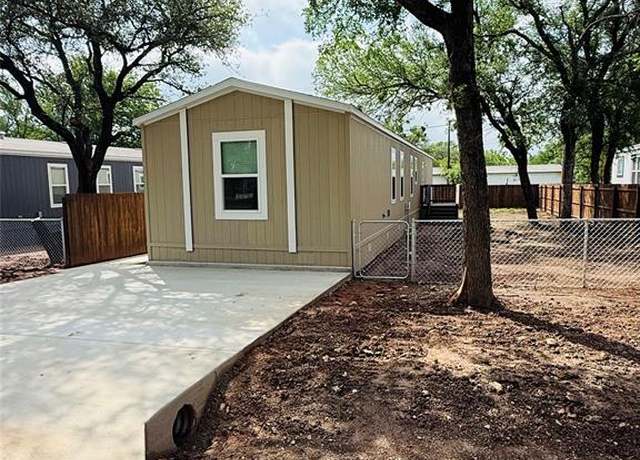 Property at 3003 Elmwood Dr, Granbury, TX 76048, 3 beds, 2 baths