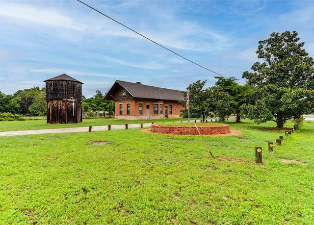 Property at 211 Main St, Rosser, TX 75157, 1 bath