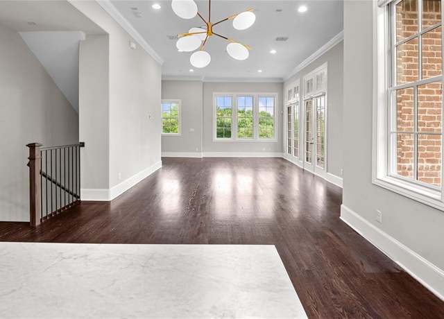 Property at 5200 Weiss Ln, Irving, TX 75039, 3 beds, 3.5 baths