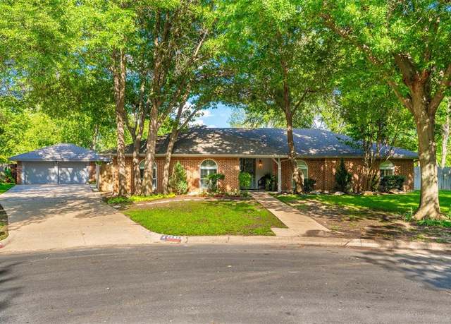 Property at 8416 Gladys Ct, Benbrook, TX 76116, 4 beds, 2 baths