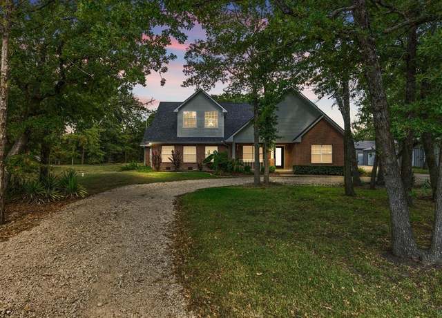 Property at 3051 County Road 3312, Greenville, TX 75402, 4 beds, 3 baths
