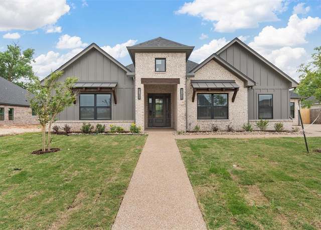 Property at 10221 Creekside Ln, Waco, TX 76712, 5 beds, 3 baths