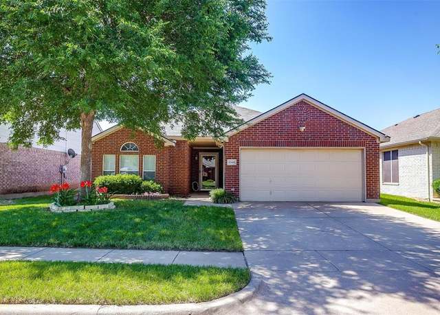 Property at 8348 Riversprings Dr, Fort Worth, TX 76053, 3 beds, 2 baths