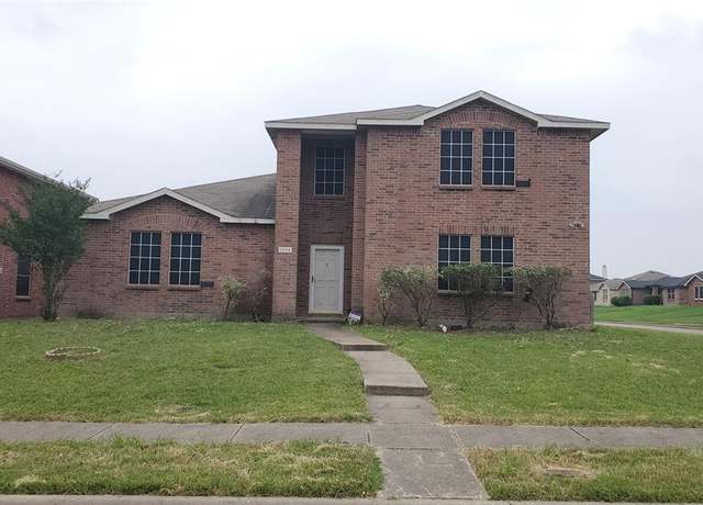 Property at 1034 Blackberry Trl, Lancaster, TX 75134, 5 beds, 4 baths