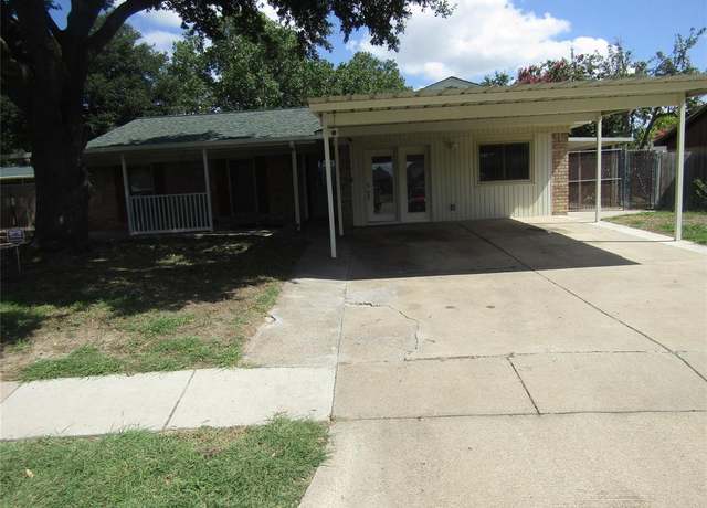 Property at 628 Normandy Ln, Saginaw, TX 76179, 3 beds, 2 baths