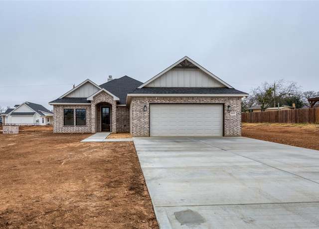Property at 1615 W College St, Jacksboro, TX 76458, 3 beds, 2 baths
