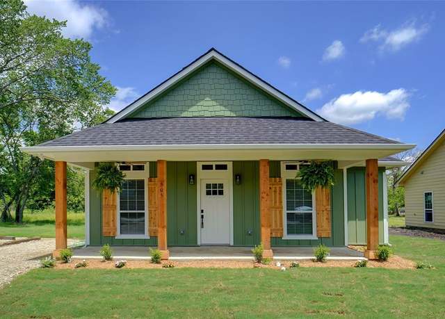 Property at 505 E 8th St, Kemp, TX 75143, 3 beds, 2 baths