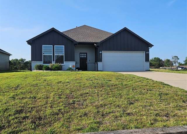 Property at 3406 Shelby Ave, Greenville, TX 75402, 3 beds, 2 baths